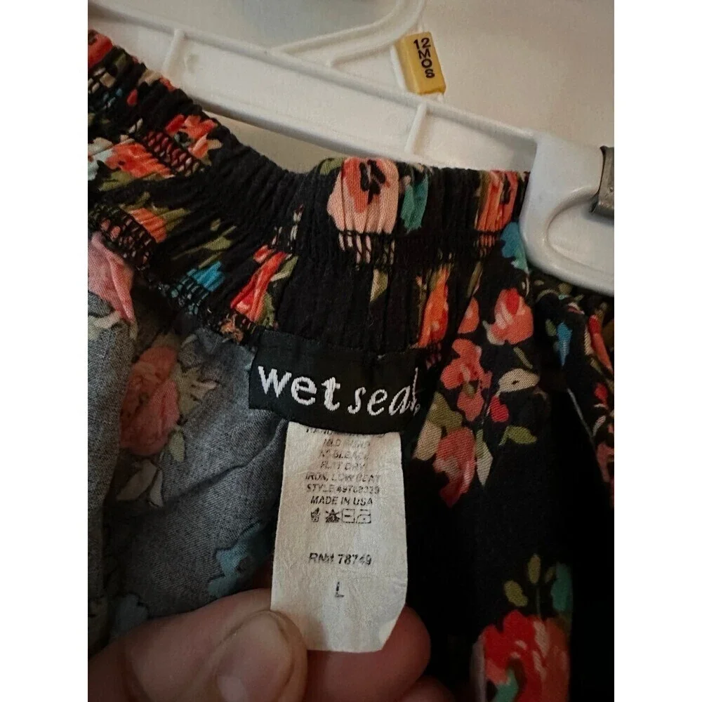 Wet Seal Women’s size large floral skirt